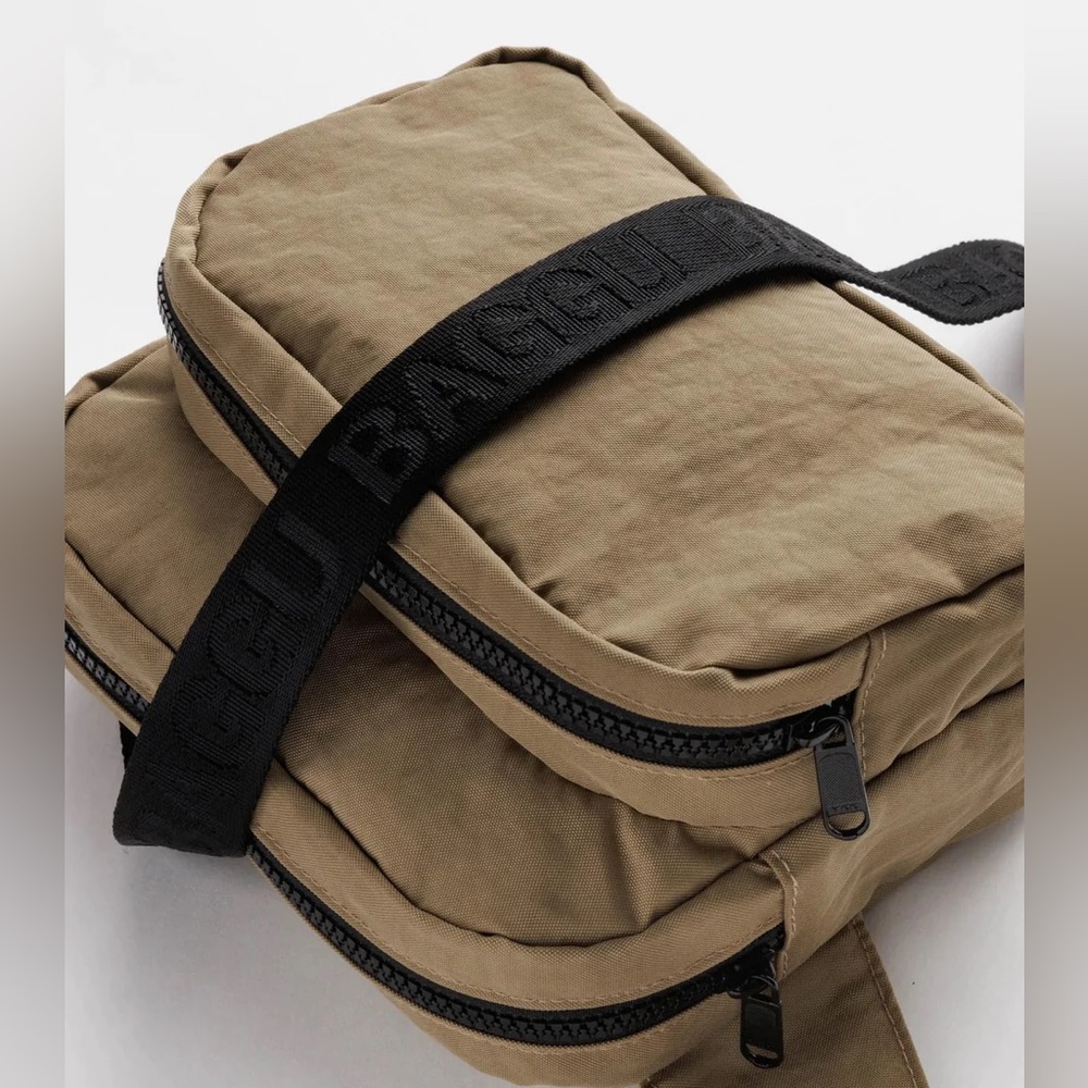 Baggu Fanny Pack in Dark Khaki